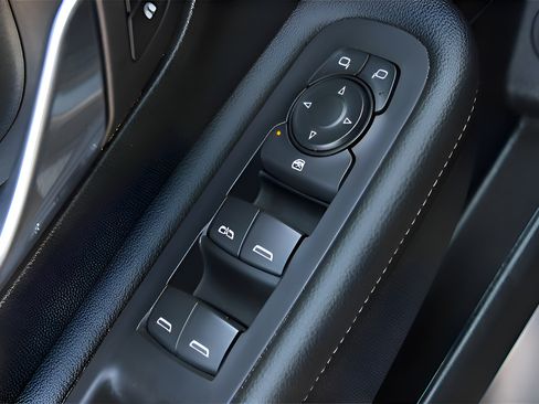Used 2023 GMC Terrain SLE w/ Driver Convenience Package FWD image 12