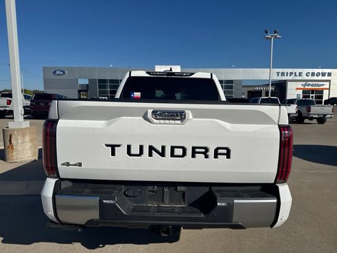 Used 2023 Toyota Tundra Limited AWD/4WD image 4