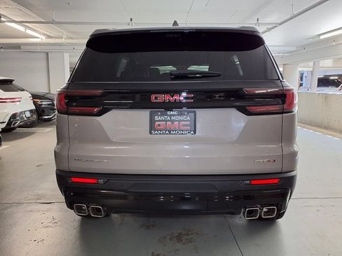 New 2026 GMC Acadia AT4 w/ Luxury Package AWD/4WD image 9