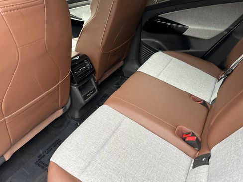 Used 2023 Volkswagen ID.4 2WD image 11