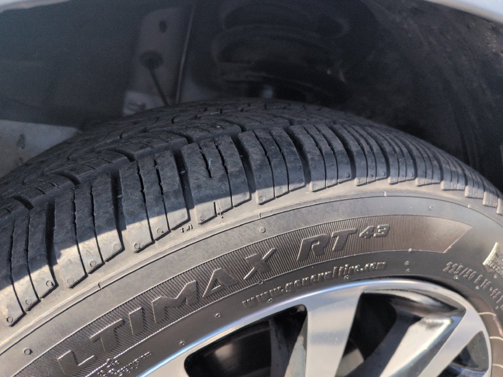 Used 2013 Chrysler 200 S FWD image 27