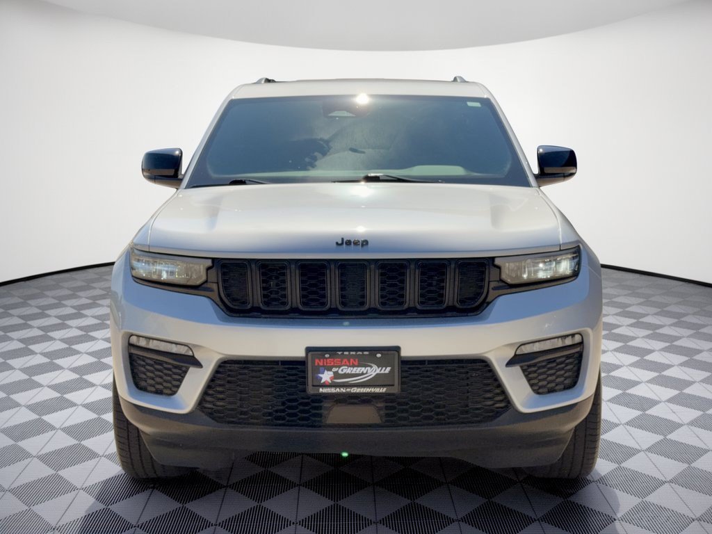Used 2024 Jeep Grand Cherokee Limited w/ Black Appearance Package AWD/4WD image 6