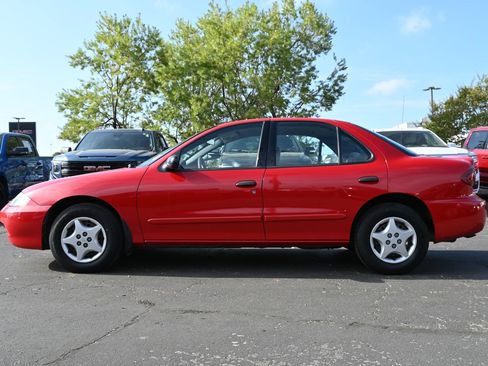 Used 2005 Chevrolet Cavalier Sedan w/ Preferred Equipment Group FWD image 4