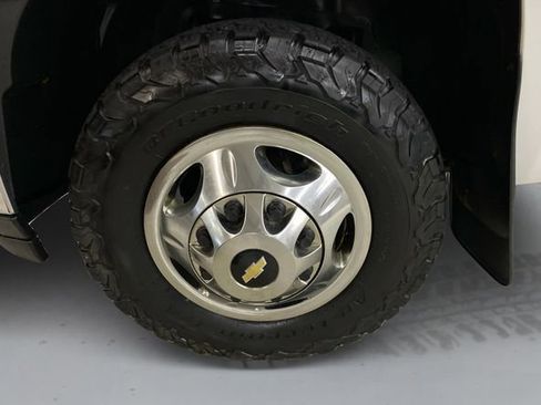 Used 2012 Chevrolet Silverado 3500 LT w/ Interior Plus Package AWD/4WD image 18