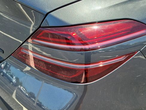 Used 2022 Genesis G70 3.3T RWD image 11