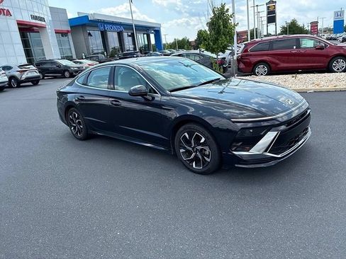 Used 2024 Hyundai Sonata SEL FWD image 3