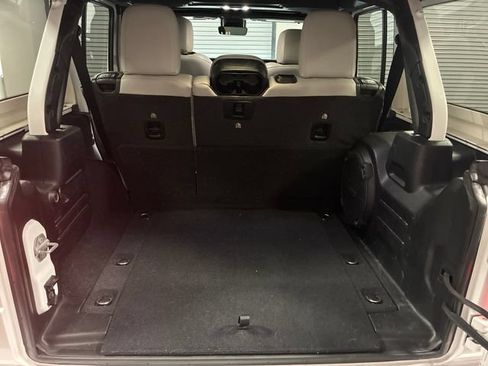 Used 2021 Jeep Wrangler Unlimited Sahara AWD/4WD image 24