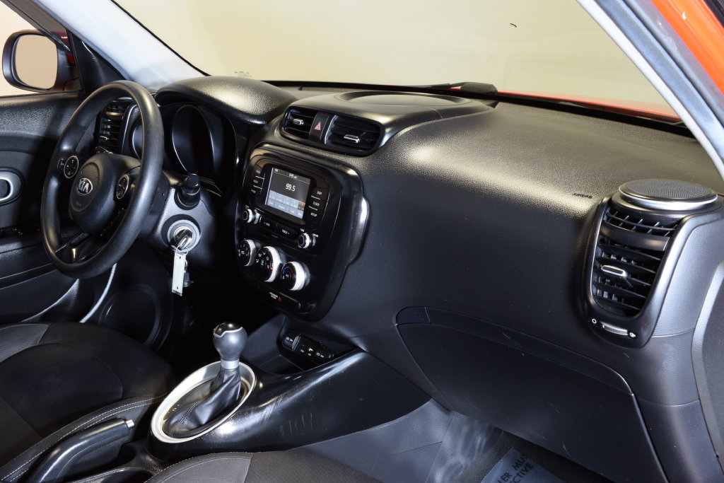 Used 2019 Kia Soul FWD image 32