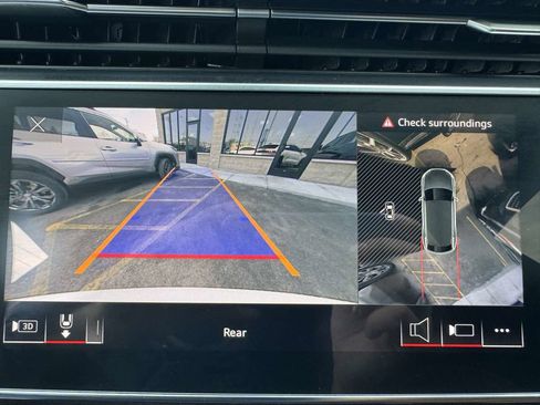 Used 2021 Audi Q8 Prestige w/ Prestige Package image 21