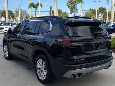 Used 2024 GMC Acadia Elevation image 8