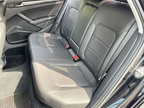 Used 2020 Volkswagen Passat 2.0T R-Line image 24