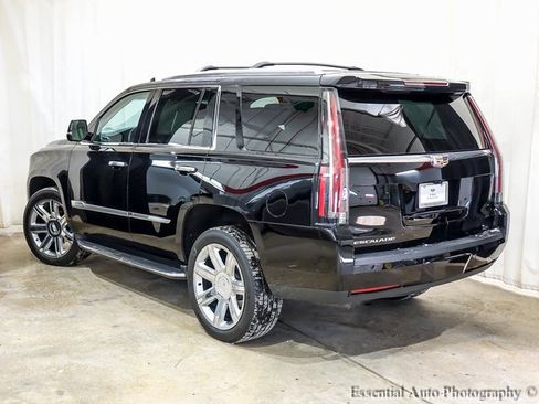 Used 2018 Cadillac Escalade Premium Luxury image 7