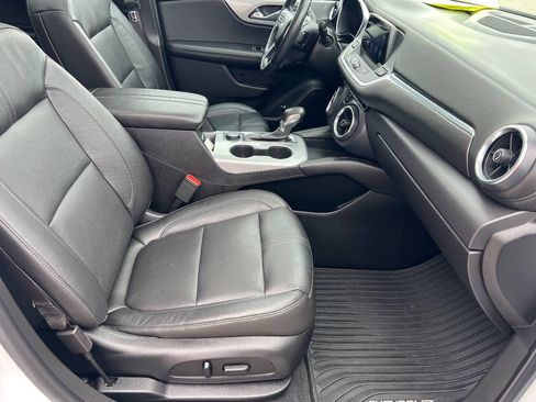 Used 2020 Chevrolet Blazer LT w/ LPO, Black Grille Bar Package image 19