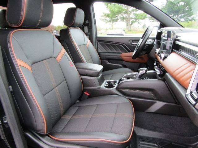 Used 2025 GMC Canyon AT4 AWD/4WD image 13