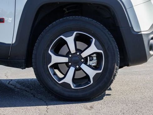 Used 2021 Jeep Renegade Trailhawk w/ Sun & Sound Group AWD/4WD image 12