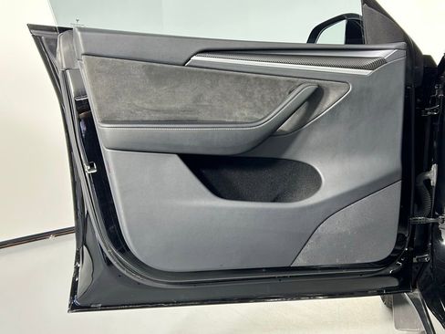 Used 2024 Tesla Model Y Long Range image 30