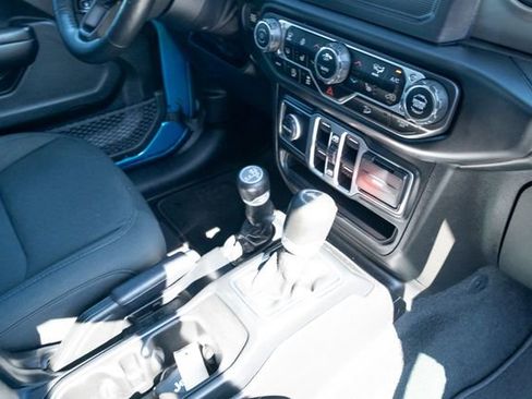 Used 2020 Jeep Wrangler Unlimited Sport S image 41