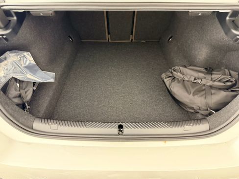 New 2026 BMW 550e xDrive w/ Executive Package image 18