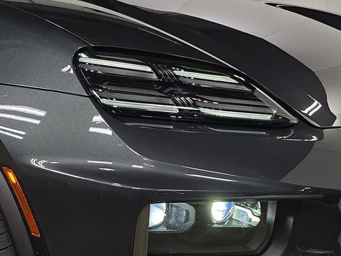 Certified 2025 Porsche Macan Turbo Electric AWD/4WD image 12