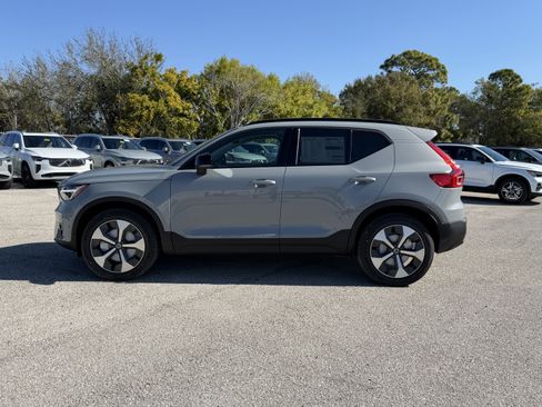 New 2026 Volvo XC40 B5 Plus w/ Climate Package image 6