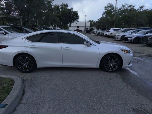 Used 2025 Lexus ES 350 w/ Premium Package FWD image 3