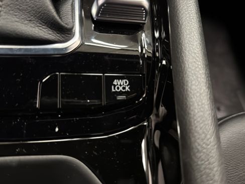 New 2026 Jeep Compass Latitude AWD/4WD image 32