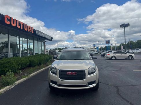 Used 2015 GMC Acadia SLE FWD image 2