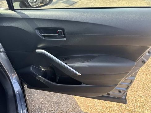 Used 2022 Toyota Corolla Cross LE FWD image 17