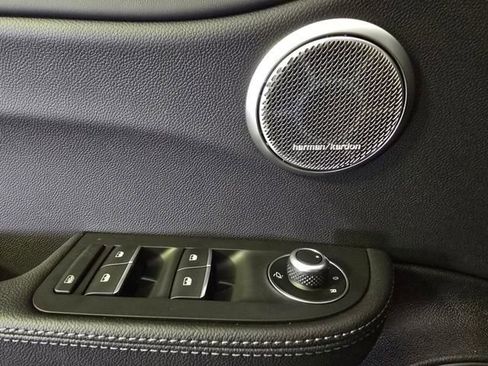 New 2025 Alfa Romeo Giulia AWD image 4