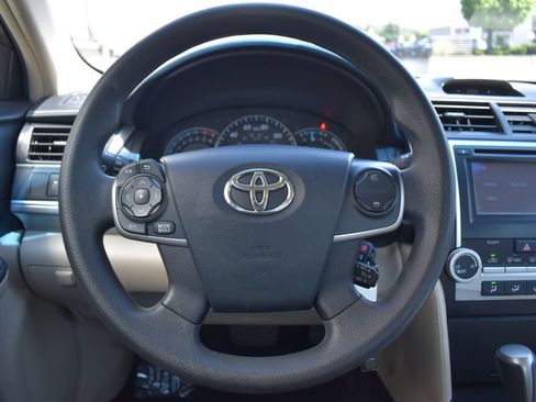 Used 2012 Toyota Camry LE FWD image 9