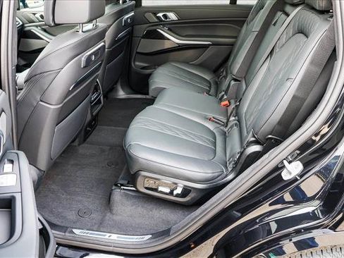 Used 2025 BMW X7 M60i AWD/4WD image 21