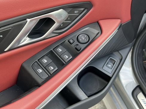 Used 2025 BMW 330i Sedan w/ M Sport Package image 16