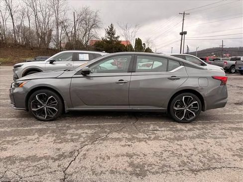 Used 2025 Nissan Altima 2.5 SR AWD/4WD image 9