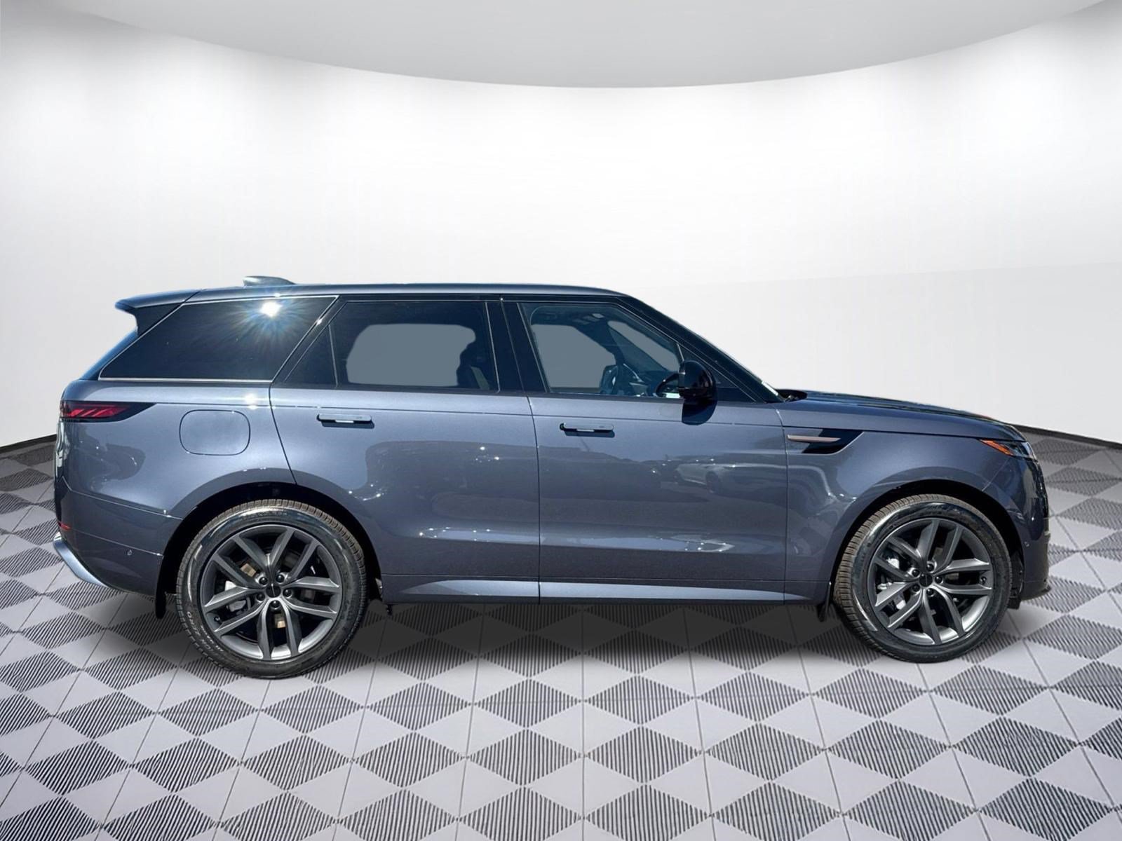 New 2026 Land Rover Range Rover Sport Dynamic SE AWD/4WD image 8