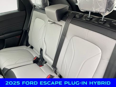 New 2025 Ford Escape SE w/ PHEV Premium Package FWD image 13