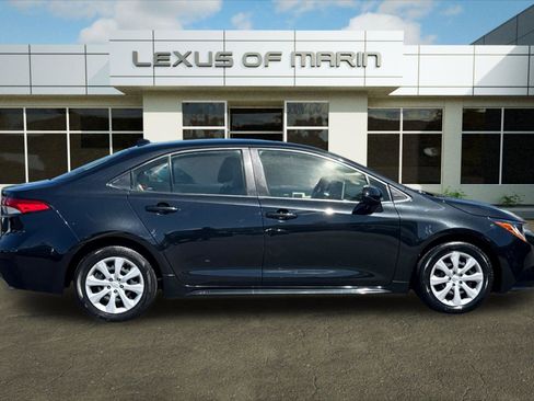 Used 2021 Toyota Corolla LE FWD image 7