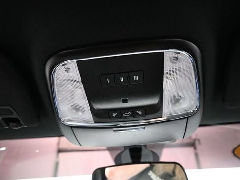 Used 2021 Jeep Grand Cherokee Laredo AWD/4WD image 12