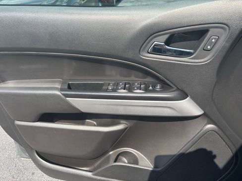 Used 2022 Chevrolet Colorado LT w/ Safety Package image 46