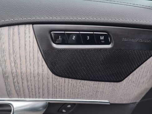 Used 2022 Volvo XC90 T8 Inscription image 19