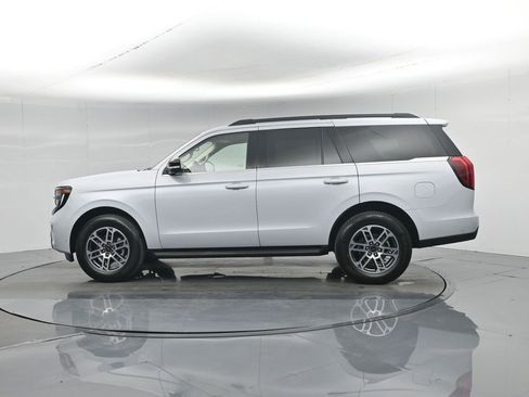 Used 2025 Ford Expedition Active image 34