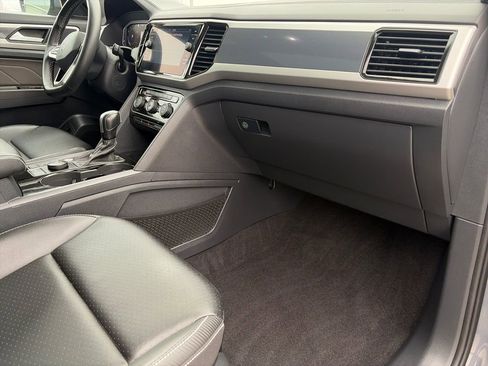 Used 2022 Volkswagen Atlas Cross Sport SEL image 10