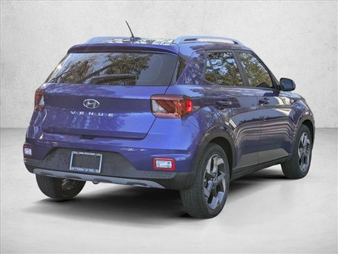 Certified 2023 Hyundai Venue Limited w/ Cargo Package image 2