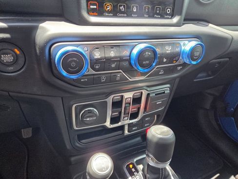Used 2022 Jeep Wrangler Unlimited Sahara w/ LED Lighting Group AWD/4WD image 25