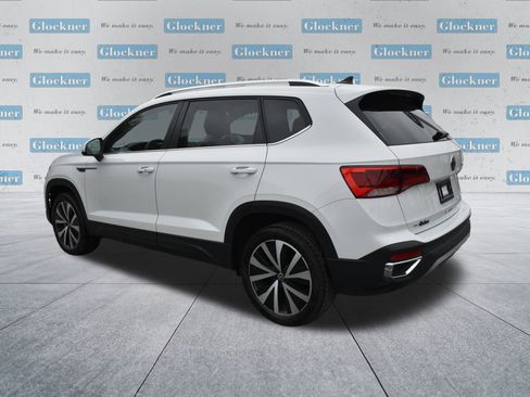 Used 2024 Volkswagen Taos SE image 8