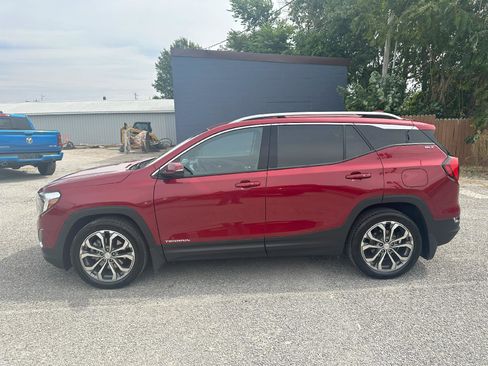 Used 2020 GMC Terrain SLT w/ Preferred Package image 2