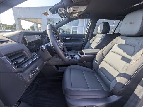 New 2027 GMC Terrain AT4 w/ LPO, Floor Liner Package AWD/4WD image 12