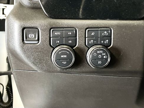 Used 2025 Chevrolet Silverado 1500 RST w/ Convenience Package II AWD/4WD image 10
