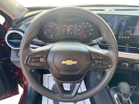 Used 2024 Chevrolet Trax LS FWD image 11