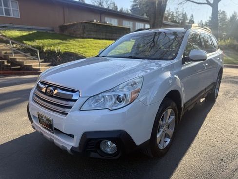 Used 2014 Subaru Outback 2.5i Limited w/ Moonroof Package image 1