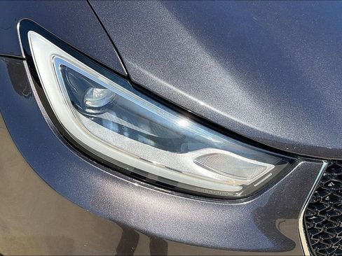 Used 2023 Chrysler Pacifica Limited FWD image 28